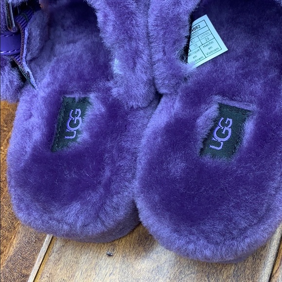 UGG Fuzzy Slippers - Picture 4 of 7